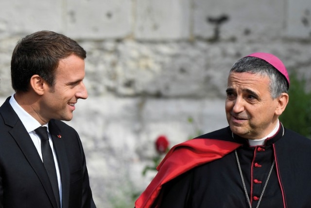 Le Président de la République aux Bernardins : Emmanuel Macron est conforme à son rôle de gardien des Institutions